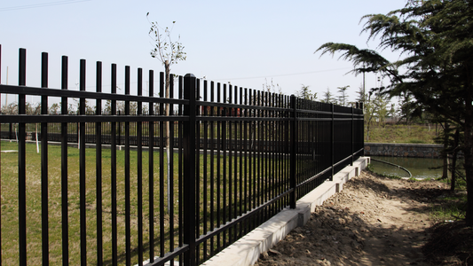 Palisade Fence (Medium Size)