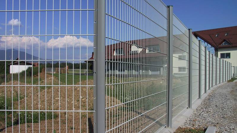 Double Wire Fence - Peach Shaped Post