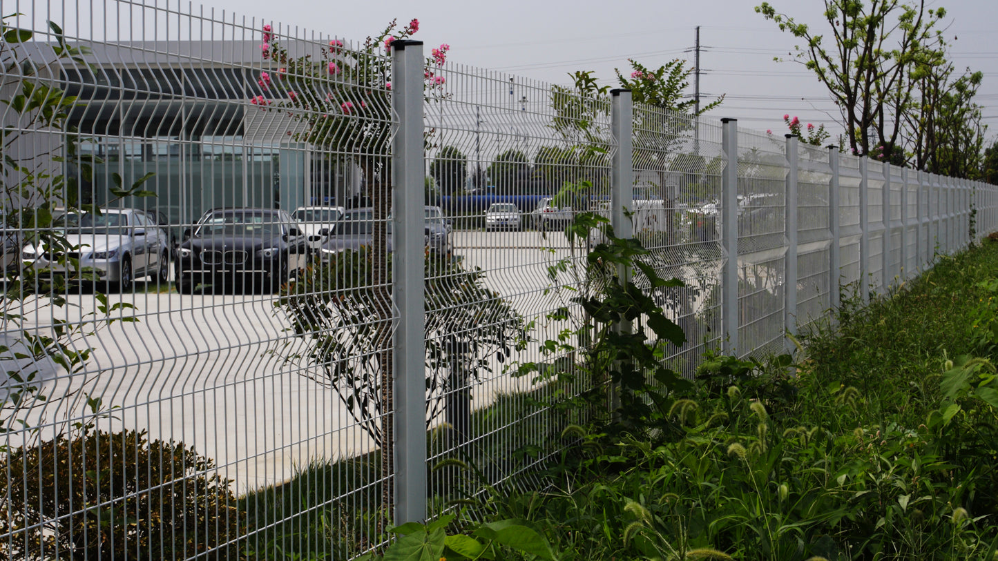 Single Wire Fence - Peach Shaped Post